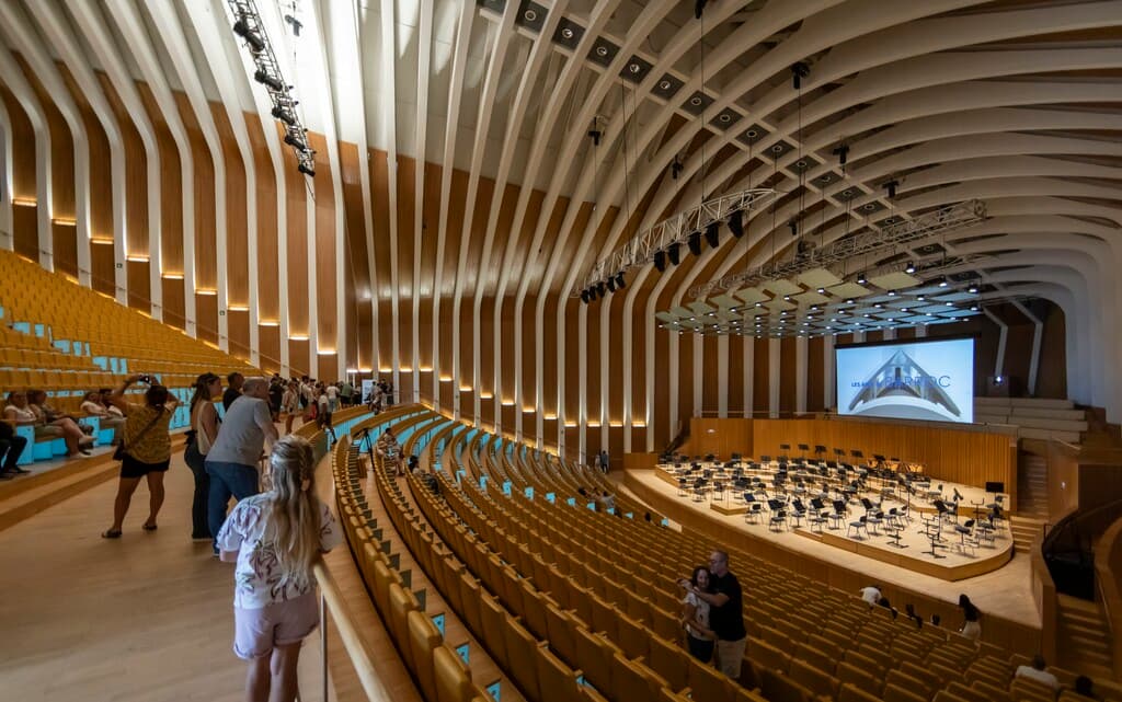 Visitas guiadas para conocer los secretos del Palau de Les Arts