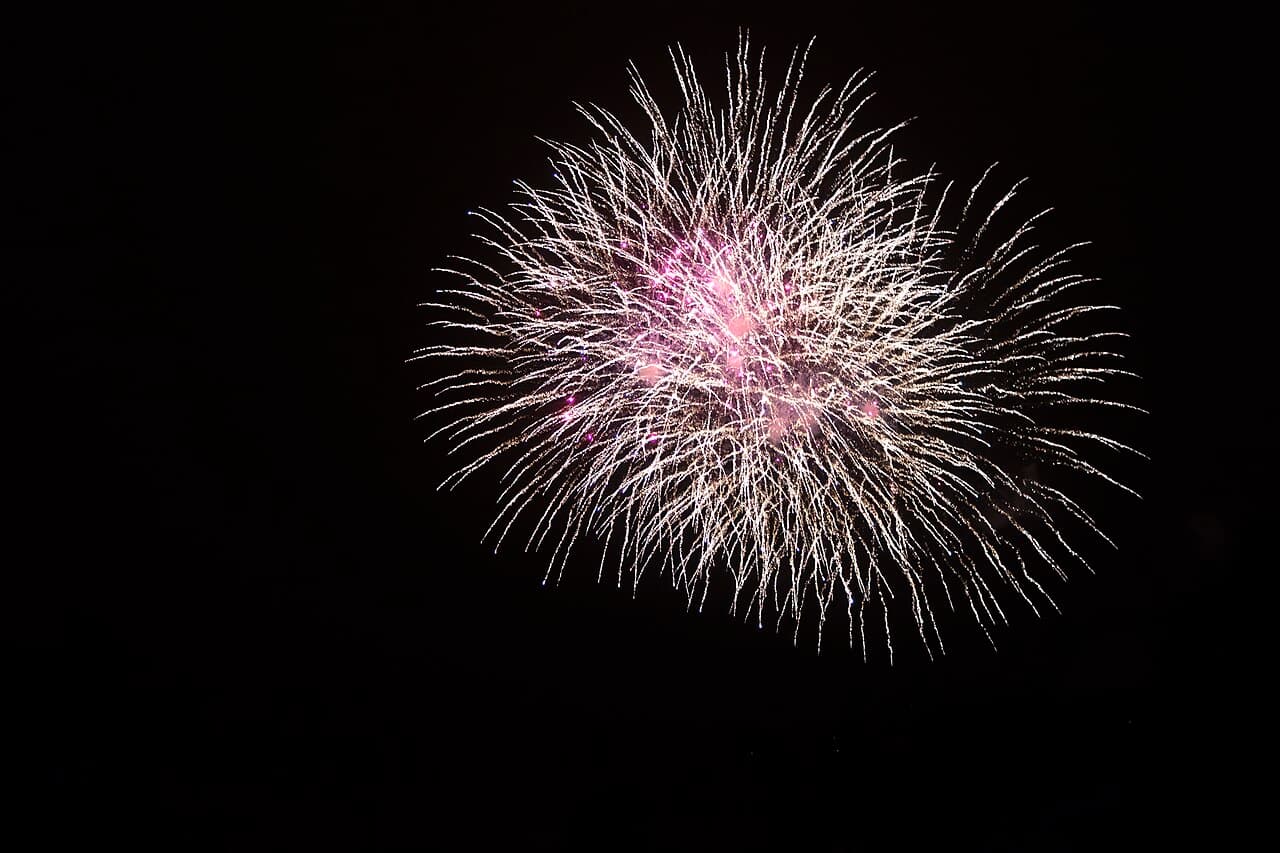 Nit del foc y castillos de fuegos artificiales