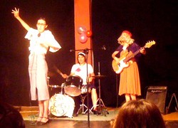 CIRCUITO CAFE TEATRO. MERY CHEY BAND