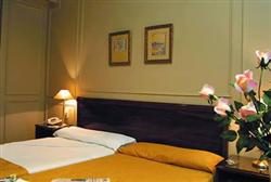 Kris Cnsul del Mar en Hoteles en Valencia